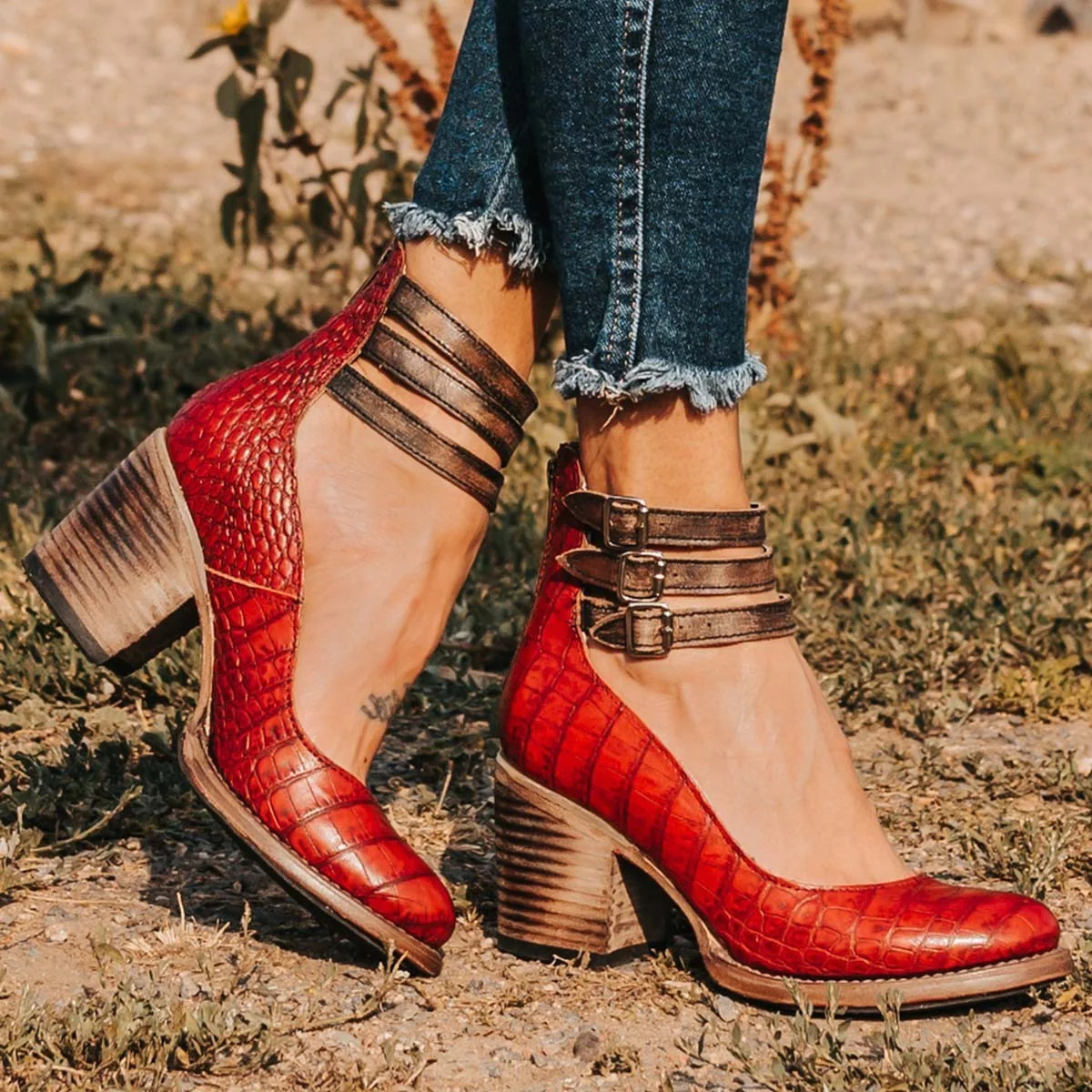 Elegant Comfort Strap Sandals – Stylish Support for Everyday Wear