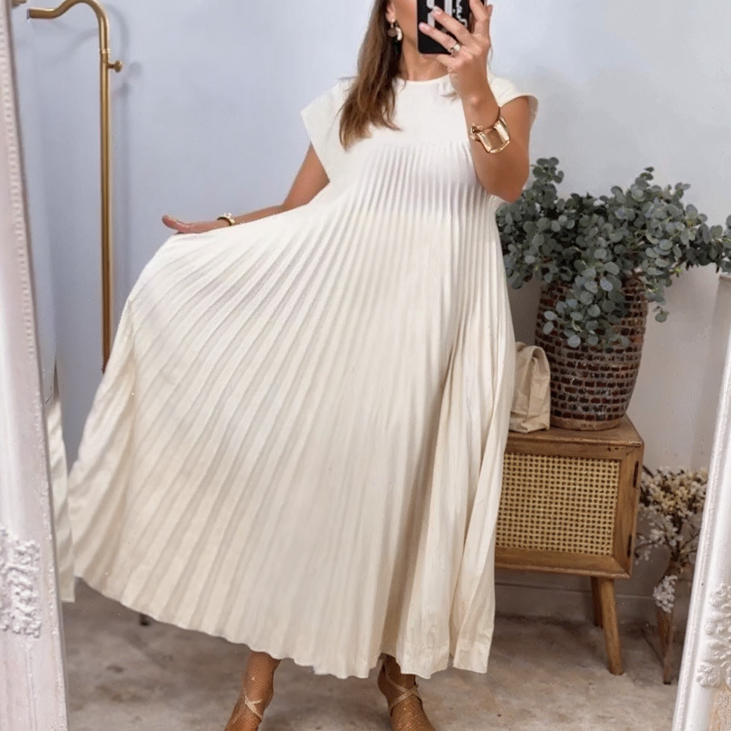 Selvara | Women’s Sleeveless Pleated Dress